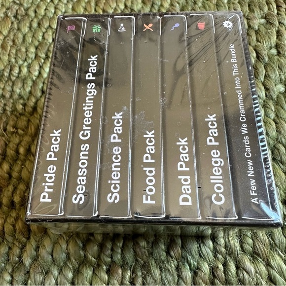 Cards Against Humanity: Hidden Gems Bundle NIP - Picture 3 of 4